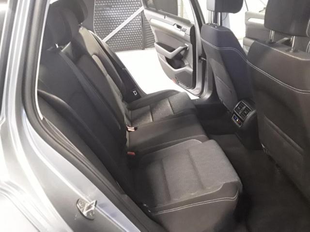 Volkswagen Passat Sw image 2