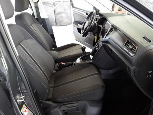 Volkswagen T-Roc image 7