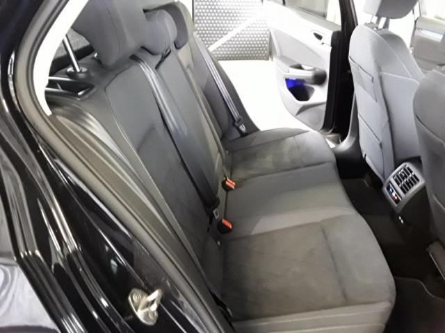 Volkswagen Golf image 8