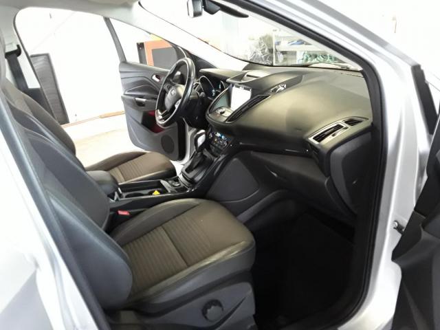 Ford Kuga image 6