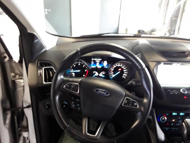 Ford Kuga image 1