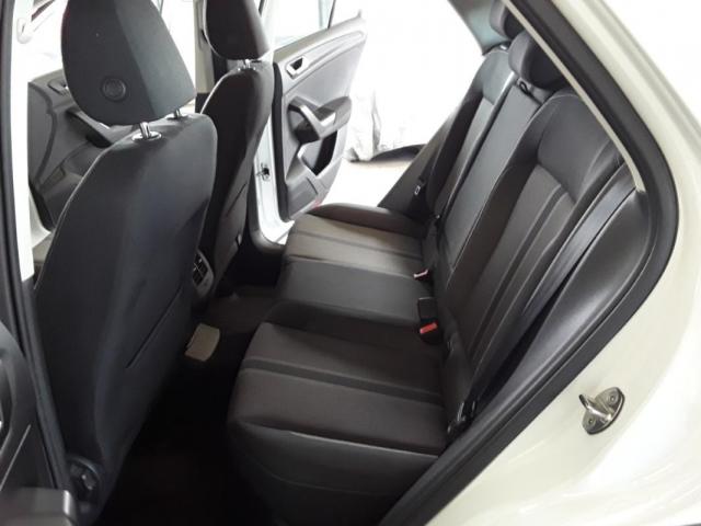 Volkswagen T-Roc image 2