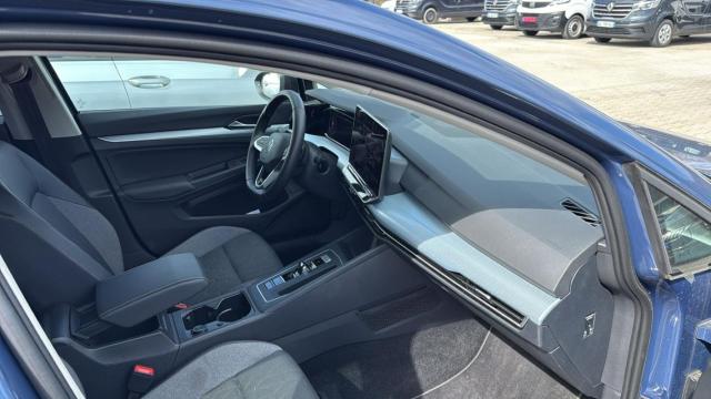 Volkswagen Golf image 9