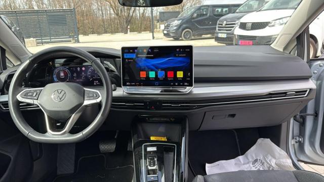 Volkswagen Golf image 6