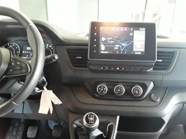 Renault Trafic image 3