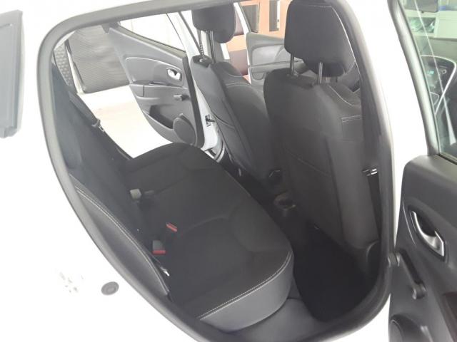 Renault Clio image 9