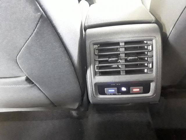 Volkswagen Golf image 8