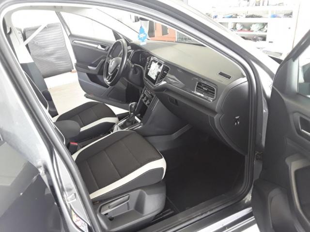Volkswagen T-Roc image 9
