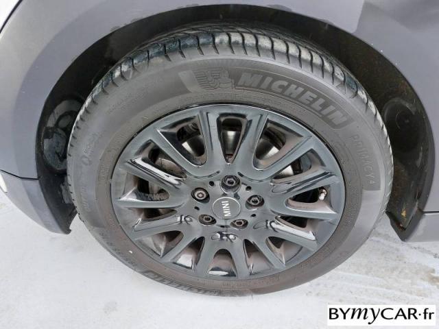 Mini Hatch image 2