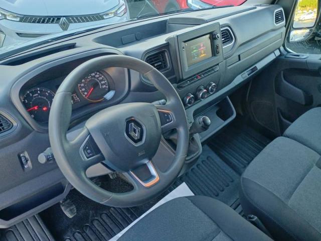 Renault Master image 2