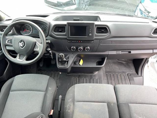 Renault Master image 2