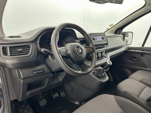 Renault Trafic image 1