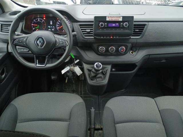 Renault Trafic image 2
