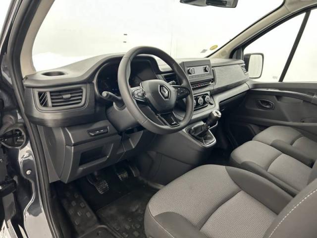 Renault Trafic image 1