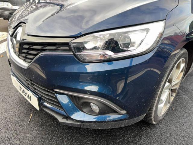 Renault Grand Scénic image 2