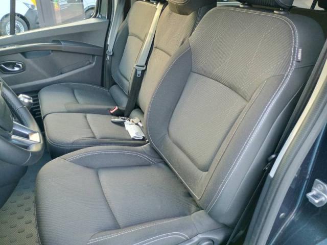 Renault Trafic image 2