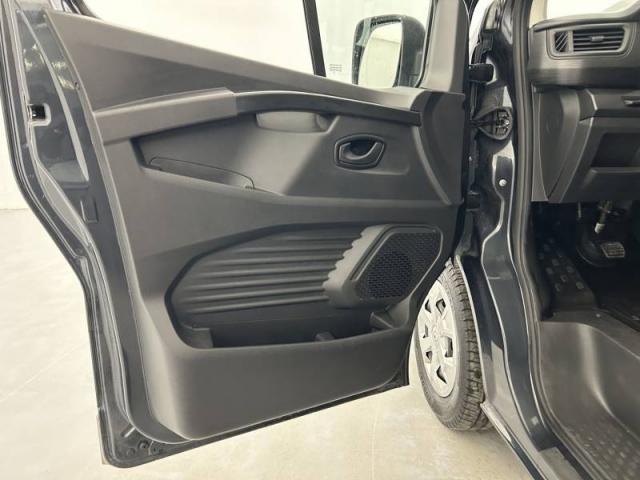 Renault Trafic image 8