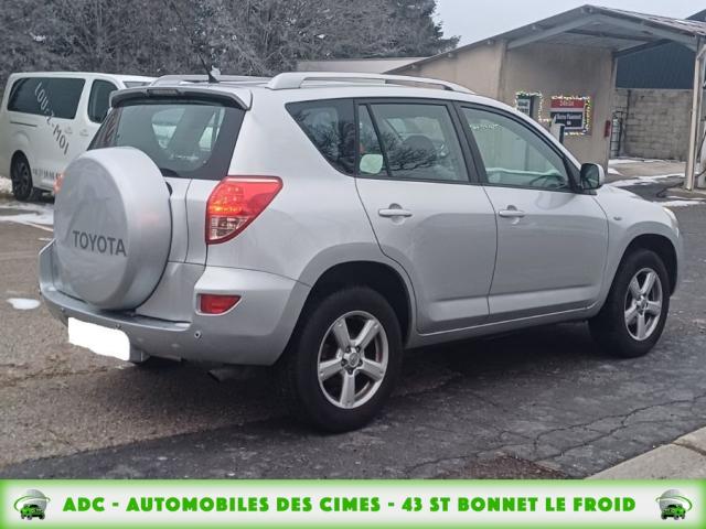 Toyota Rav4 image 2