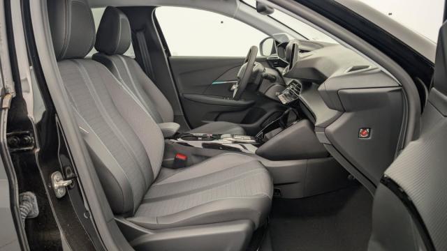 Peugeot 208 image 7