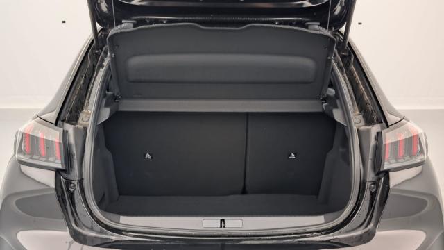 Peugeot 208 image 6