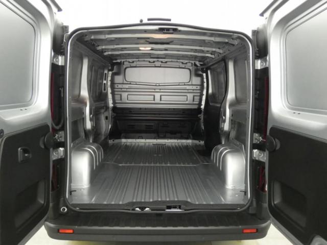 Renault Trafic image 2