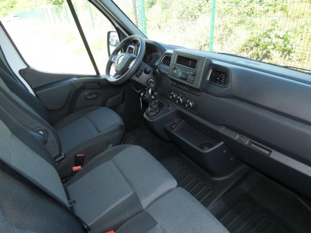 Renault Master image 1