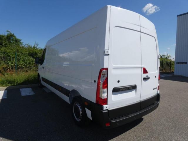 Renault Master image 2