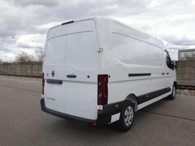 Renault Master image 1