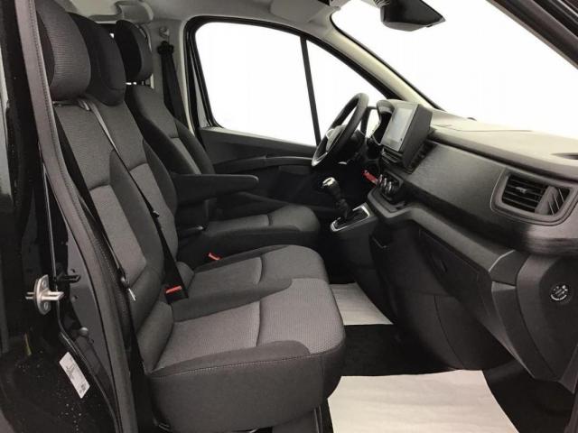 Renault Trafic image 2
