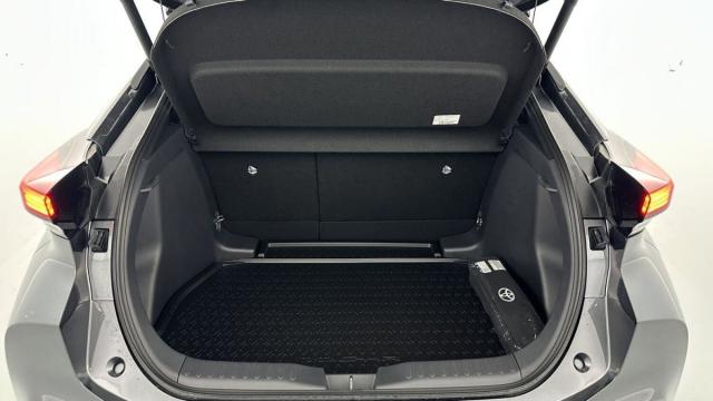Toyota C-Hr image 6
