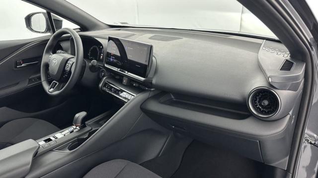 Toyota C-Hr image 2