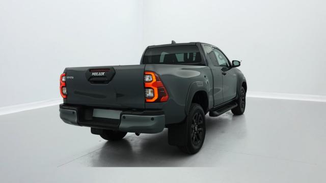 Toyota Hilux image 3