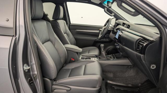 Toyota Hilux image 6