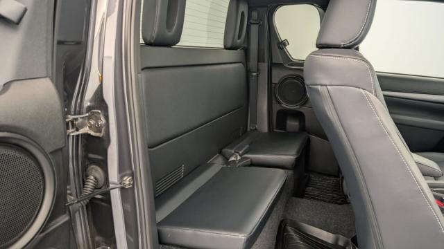 Toyota Hilux image 4