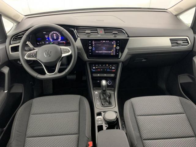 Volkswagen Touran image 2