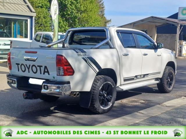 Toyota Hilux image 8