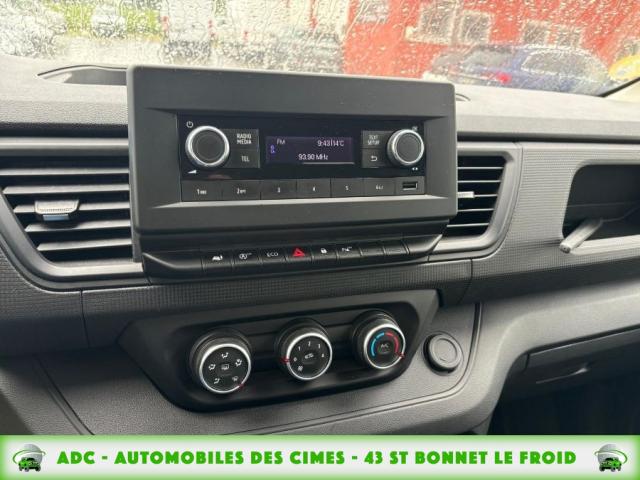 Renault Trafic image 2