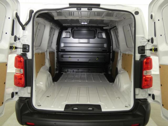 Peugeot Expert image 1