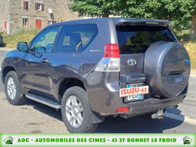 Toyota Land Cruiser image 4