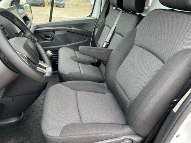 Renault Trafic image 2