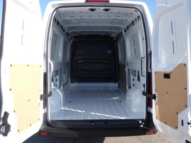 Renault Master image 9