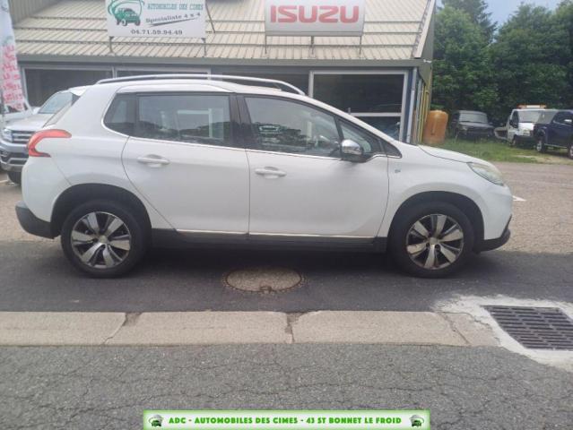 Peugeot 2008 image 2