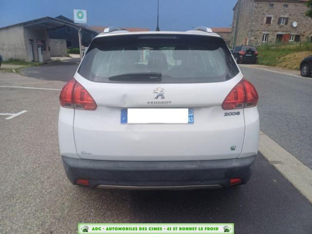 Peugeot 2008 image 3
