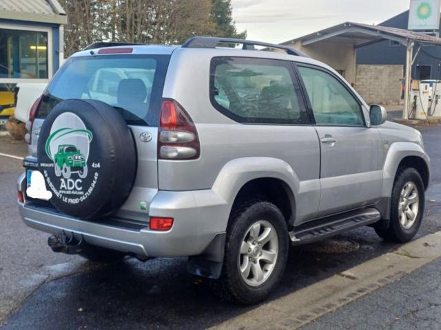 Toyota Land Cruiser image 7