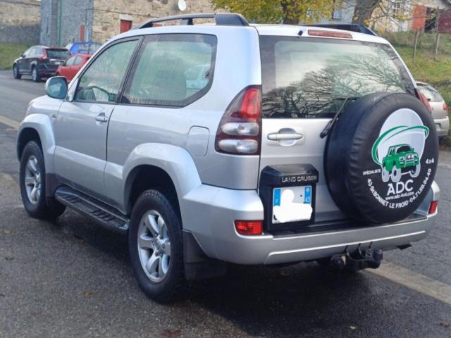 Toyota Land Cruiser image 2