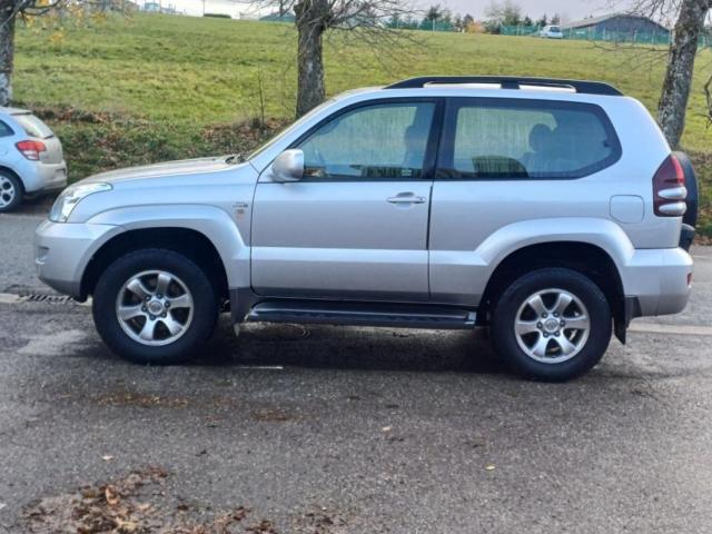 Toyota Land Cruiser image 3