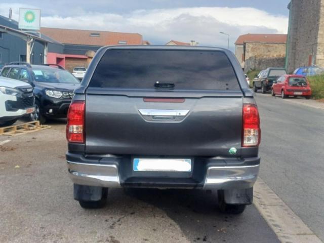 Toyota Hilux image 5