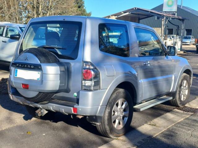 Mitsubishi Pajero image 3