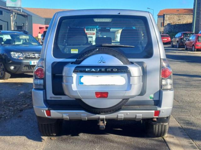 Mitsubishi Pajero image 8