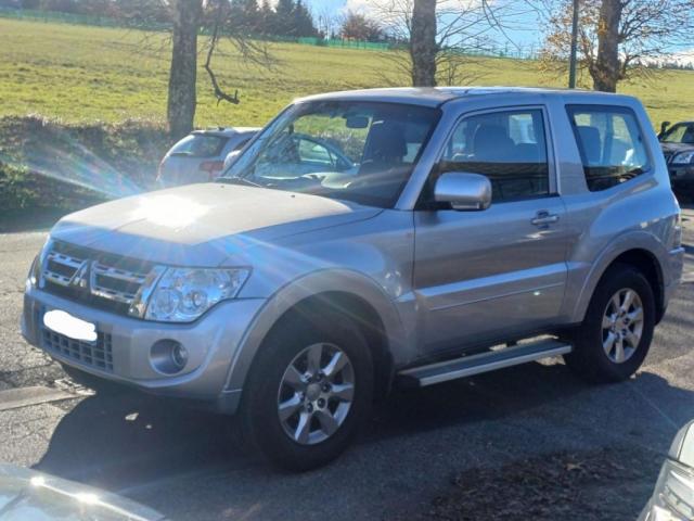 Mitsubishi Pajero image 2